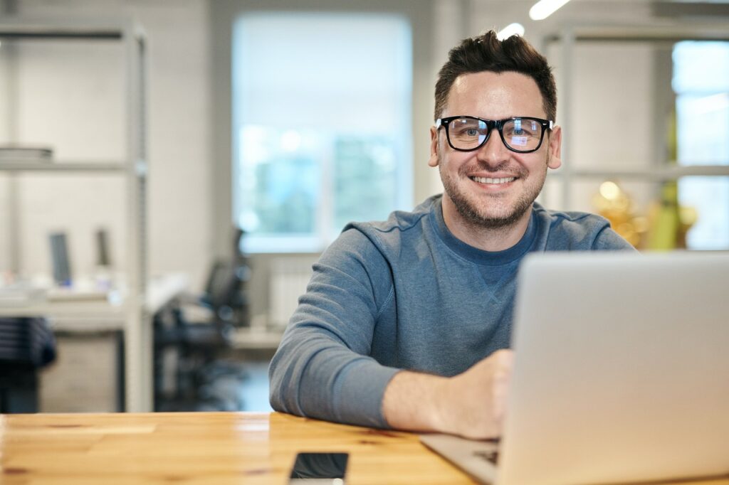 SEO_et_énergie_:_comment_les_outils_high_tech_peuvent_stimuler_votre_visibilité_en_ligne_?